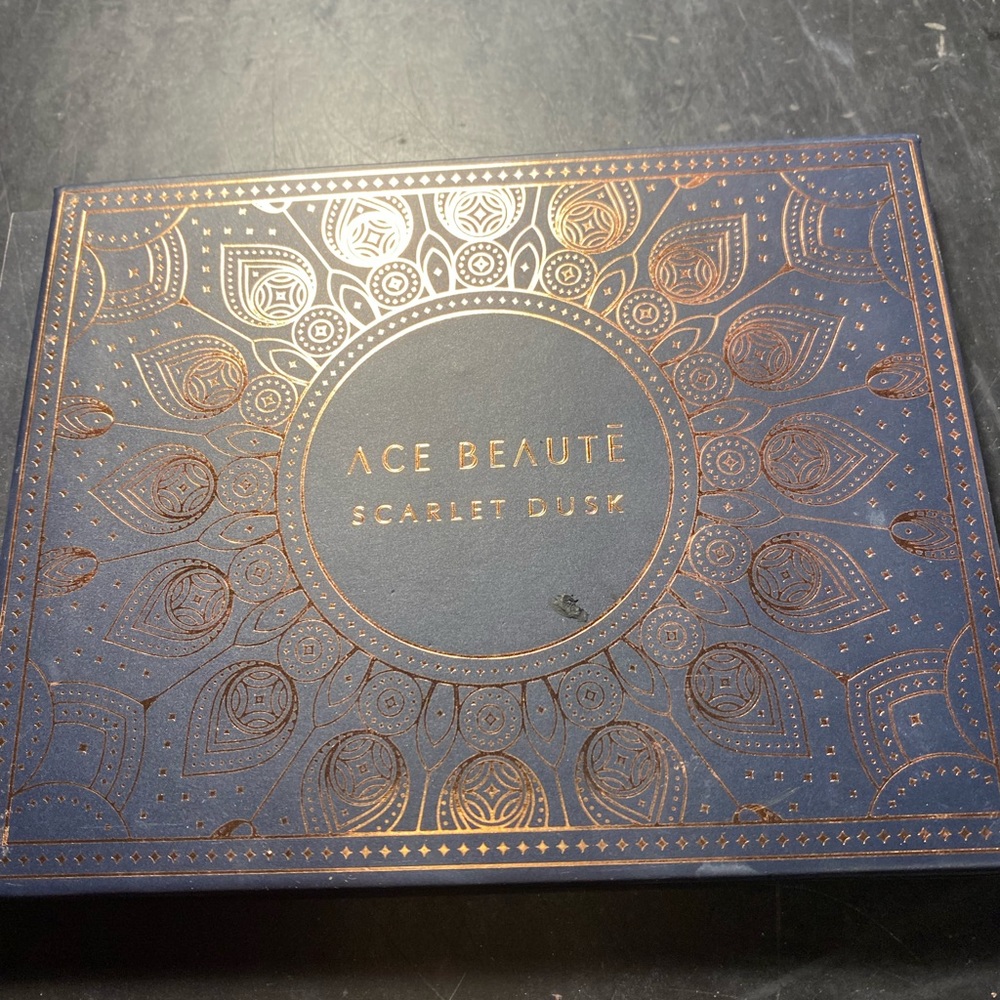 Ace Beaute Scarlet Dusk Palette